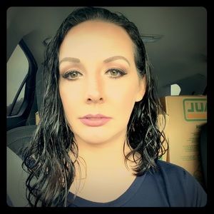 Meet your Posher, Corinne